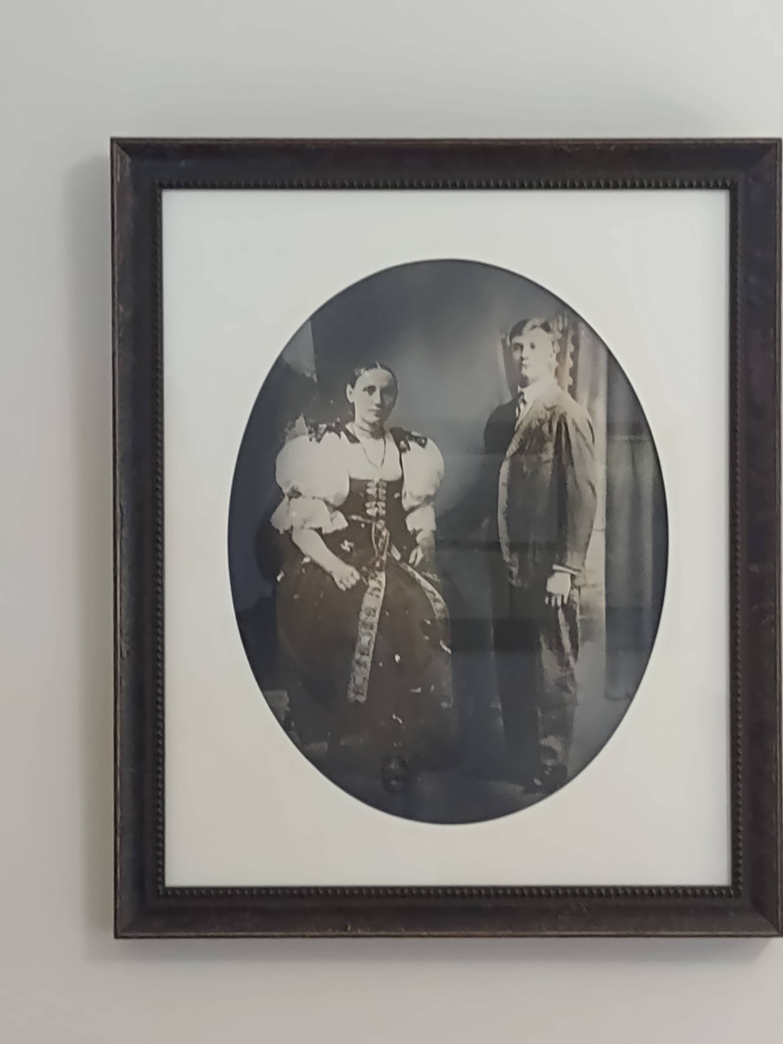 Picture of Jan and Zofia Kovalcik commemorating citizenship